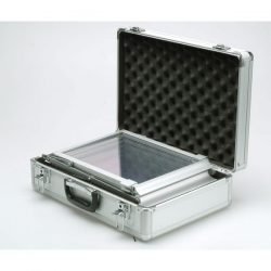 Valise et présentoirs en plexi à louer